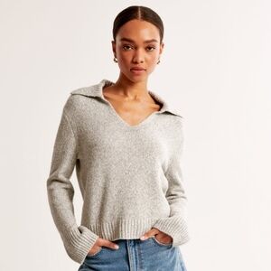 NWOT!  Abercrombie & Fitch Textural Notch-neck Sweater Light Gray - Size XS